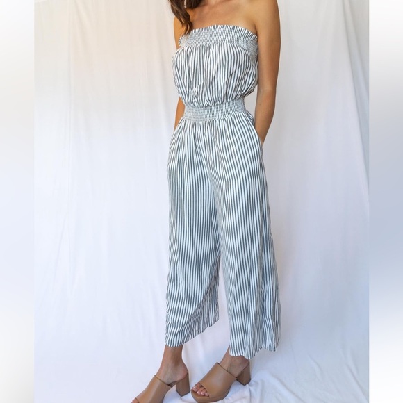 Jumpsuit - Picture 3 of 4